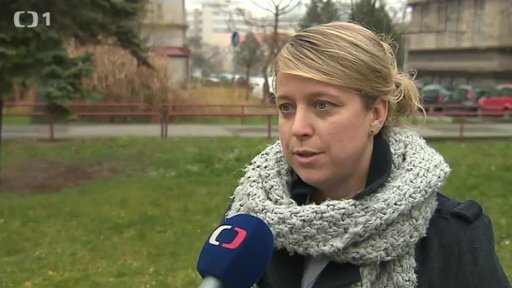 Fanynka pomáhá na Bulovce