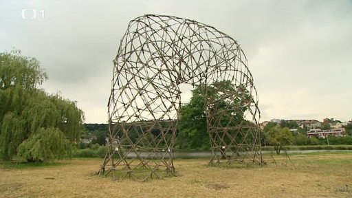 Rozhledna a obří park na Černém Mostě
