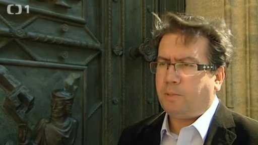 Vrata do Svatovítské katedrály po opravě