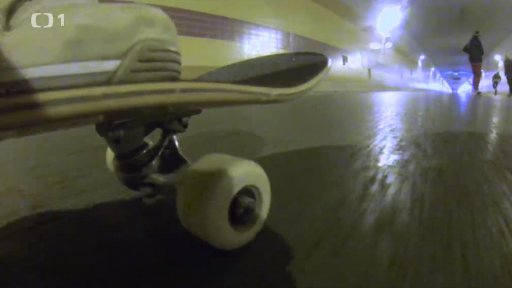 Blankou jezdí skejťáci