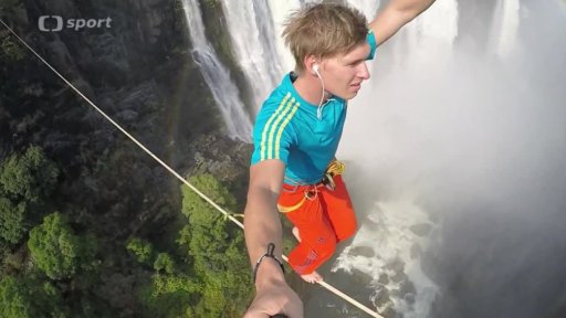Slackline přes Viktoriiny vodopády