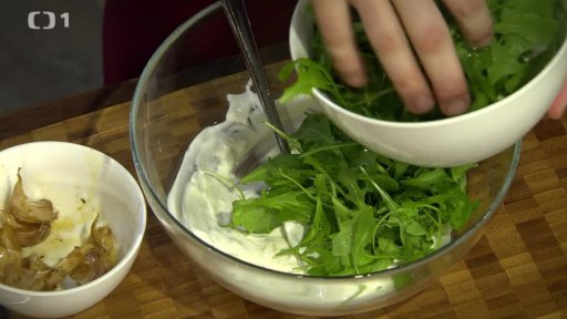 Bylinkový kuskus s rukolovým jogurtem