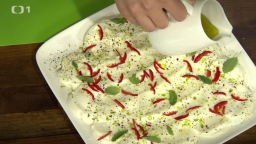 Marinovaná mozzarella v kysané smetaně