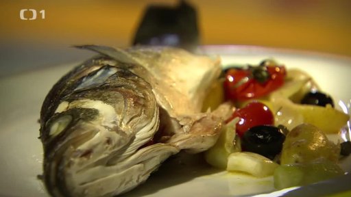 Celý mořský vlk v papilotě