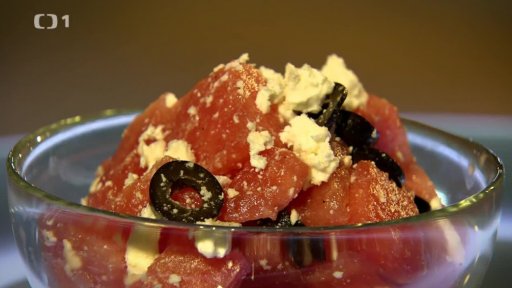 Vodní meloun s olivami a balkánským sýrem