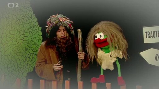 Filip jako Trautenberk, Tomáš jako Krakonoš, Muf jako Sněžný Muf, zpívají píseň „Yeti“.