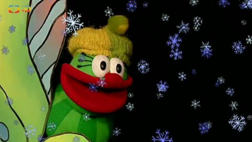 Pip seká díru do ledu, Muf si  myslí, že loví vodníka.