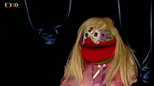 Muf pozve Jů na maškarní, je to  léčka, z pasti Jů pomůže Hele.