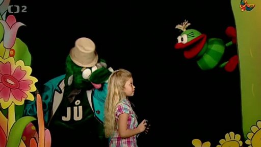 Holčička je fanynka Mufa, Jů a Hele jí dají dort.