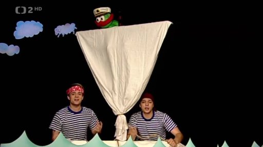 Filip, Tomáš a Muf si na moři zpívají: „Na širém moři...“