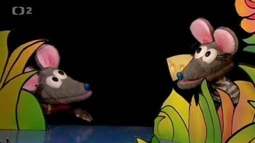 Tryský se koupá v rybníčku, Tryskáček jí informuje o vláčku ve Studiu kamarád - a kapr mu zbaští sýr.