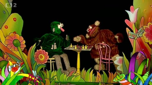 Jůheláci hrají „Člověče, nezlob se“...