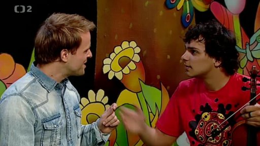 MUFIKANTI a Muf zpívají píseň „Vrána“.