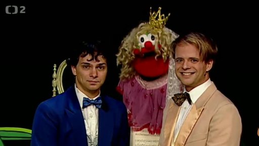 MUFIKANTI – Filip a Tomáš a Muf zpívají píseň: “ Když se načančám”.