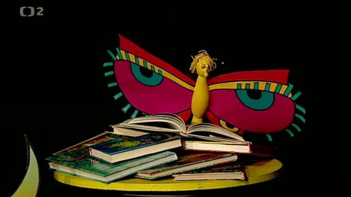 Nedělní chvilka poezie: Otylka přednáší báseň Jiřího Žáčka: Kdo bručí je medvěd, zatímco Fámula předvádí medvěda.