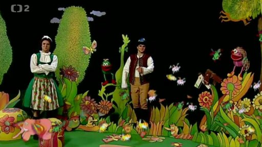 MUFIKANTI - Tomáš jako šenkýřka+ Filip jako šohaj, zpívají lidovku “Co sa to šupoce“.