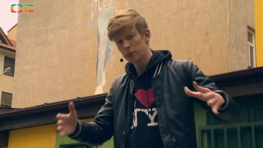 Adam Mišík na dvoře studia Pokrok