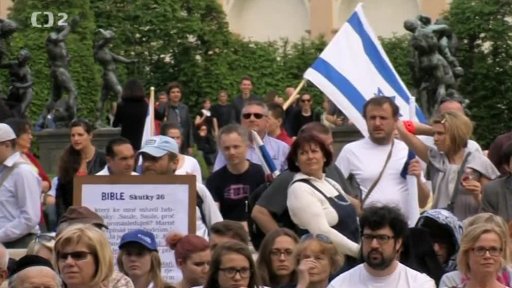 Prahou se pochodovalo proti antisemitismu