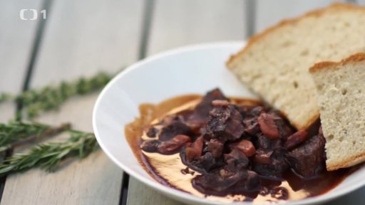 Boeuf Bourguignon neboli hovězí po burgundsku