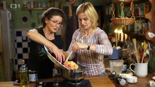 Polévka z červené řepy s křenovými knedlíčky