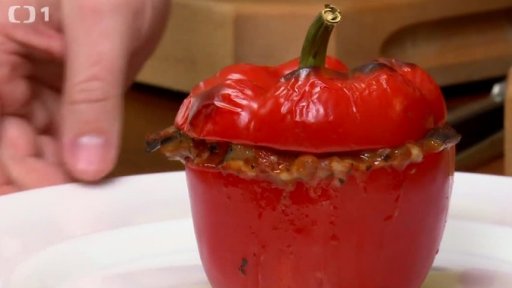 Zapečené papriky plněné zeleninou a sýrem