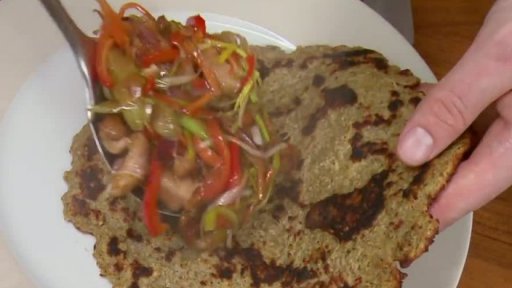 Vepřový wok v bramboráku