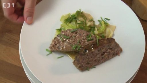 Hrníčková sekaná s vypečeným špekem a kapustovo-kedlubnovým ragú