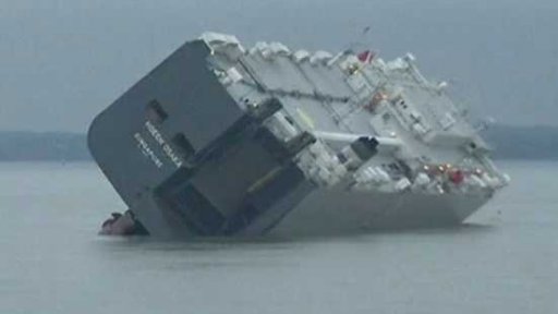 Nehody nákladních lodí u britského pobřeží