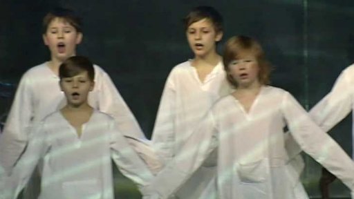 Mefistofeles zahajuje Operu 2015