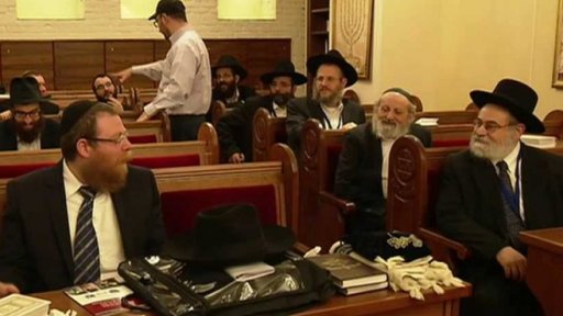 Rabíni se učí sebeobranu