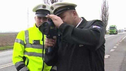 Ruční radary proti pirátům silnic