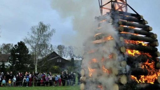 Pálení čarodějnic zaměstnalo hasiče