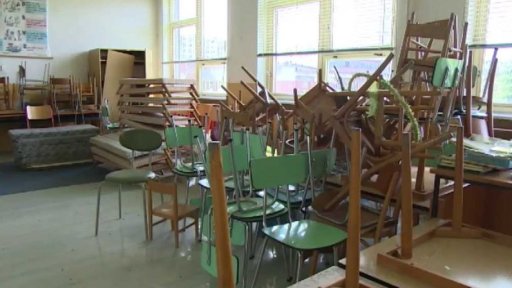 Nevyužité staré školní budovy