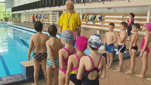 Povinné plavání ve školách