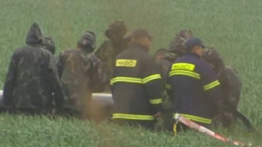 Inspektoři vyšetřují příčinu havárie stíhačky Jas 39 Gripen