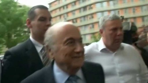 Šéf FIFA Sepp Blatter rezignoval