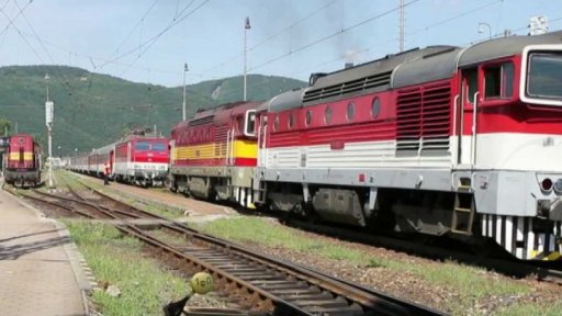 Jednotné napájení vlaků