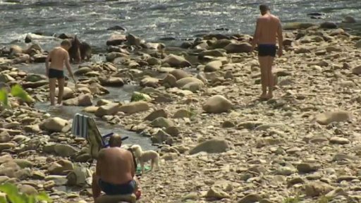 Ryby a vodáci na dně