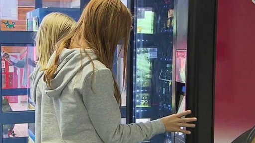 Sušenky a limonády ve školních automatech