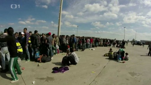 Tisíce dalších migrantů v Česku