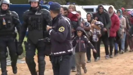 Požár ve slovinském uprchlickém táboře