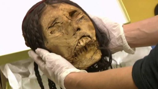 Zkoumání mumií skenováním