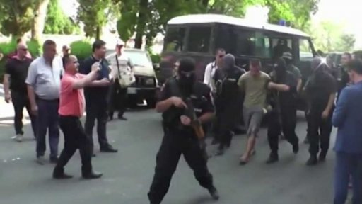 Soud s albánským vrahem českých turistů