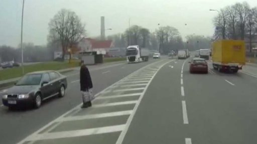 Umírá víc chodců