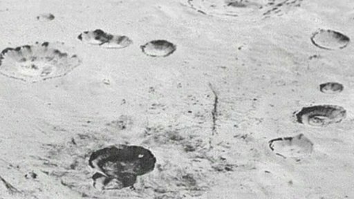 Detaily ze vzdáleného Pluta