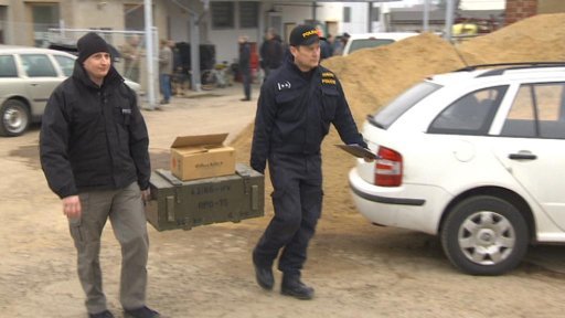 Ze skladu ve Slatině odešli kriminalisté, státní kontrola zůstává