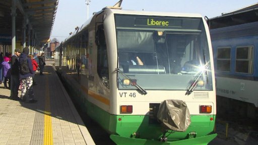 Liberecký kraj řeší stížnosti cestujících na vlaky německého dopravce.