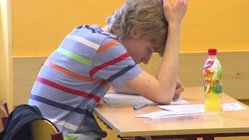 Začaly přijímací zkoušky na střední školy, ale jen na menší části škol