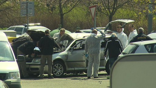 V Praze v Horních Měcholupech dopoledne explodovalo auto