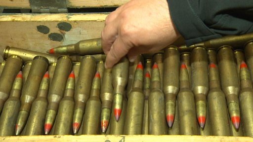 Zbrojař Rudolf vyklízí nelegální sklady vojenského materiálu